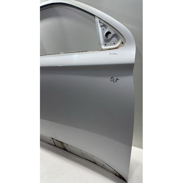 Porta Dianteir Direita Mitsubishi Outlander 2016 A 2020 Orig Dianteira Direita Branca