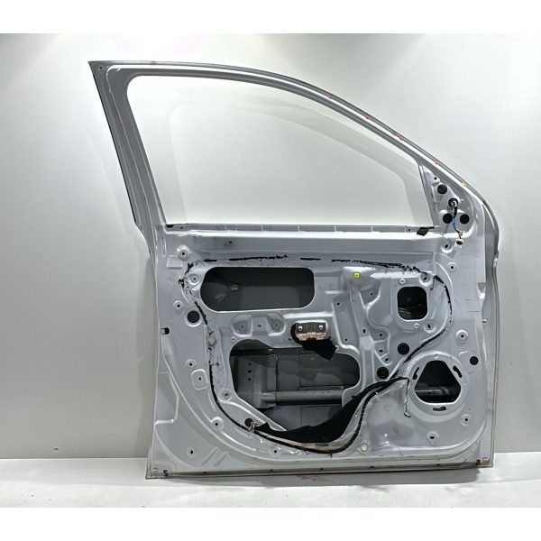 Porta Dianteir Esquerd Mitsubishi Outlander 2016/2020 Detalh Dianteira Esquerda Branca