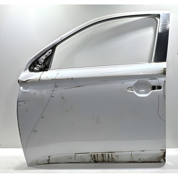 Porta Dianteir Esquerd Mitsubishi Outlander 2016/2020 Detalh Dianteira Esquerda Branca