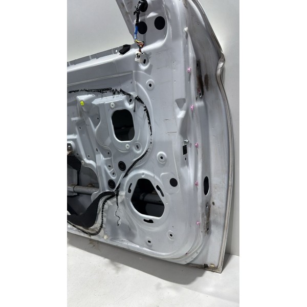 Porta Dianteir Esquerd Mitsubishi Outlander 2016/2020 Detalh Dianteira Esquerda Branca