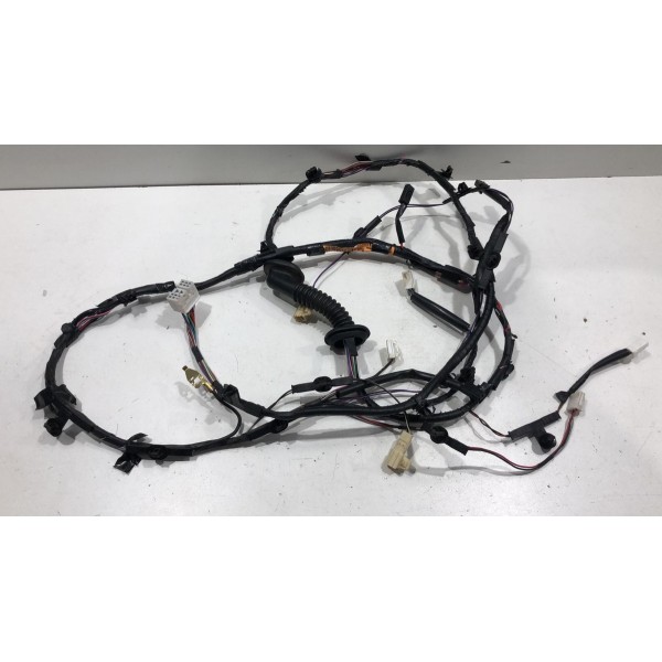 Chicote Tampa Traseira Mitsubishi Outlander 2.0 2016/2019