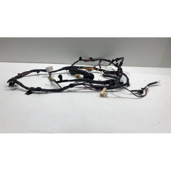 Chicote Tampa Traseira Mitsubishi Outlander 2.0 2016/2019