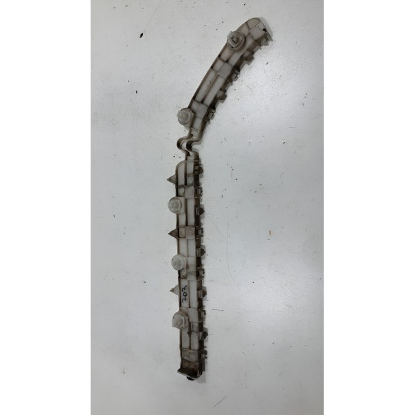 Guia Parachoque Traseiro Esquerdo Mitsubishi Outlander 2016