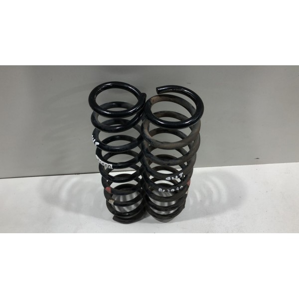 Par Molas Traseiras Mitsubishi Outlander 2016/2019