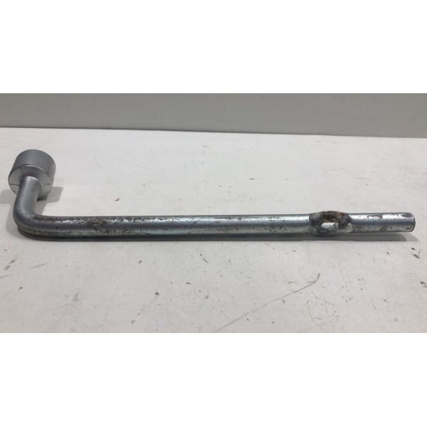 Chave De Roda Mitsubishi Outlander 2.0 2014 Á 2019 Original