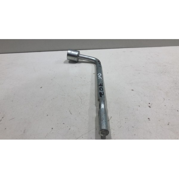 Chave De Roda Mitsubishi Outlander 2.0 2014 Á 2019 Original