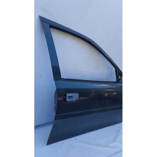 Porta Dianteira Direita Vectra 1997 1998 1999 2001 2000 2005