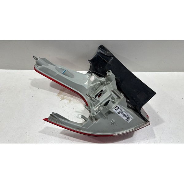 Lanterna Traseira Direito Peugeot 2008 Allure 2016 A 2023 Direito/passageiro Vermelho