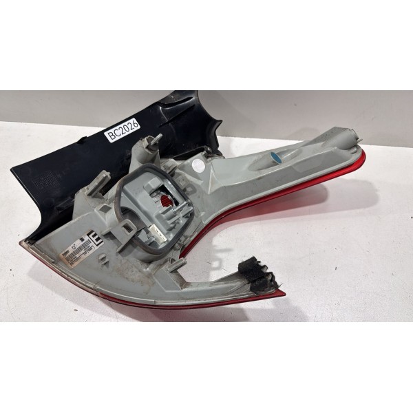 Lanterna Led Esquerda Peugeot 2008 1.6 2021 2022 Vermelha Esquerdo/motorista Vermelho