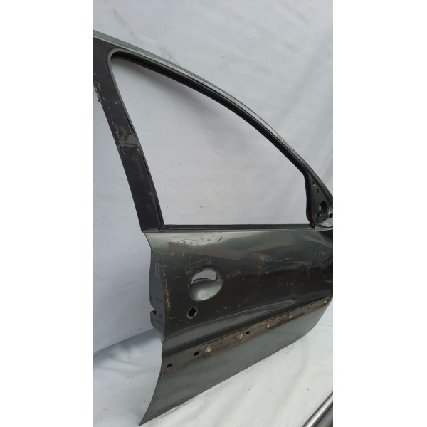 Porta Dianteira Peugeot 206 207 Direito 4 Portas Detalhe