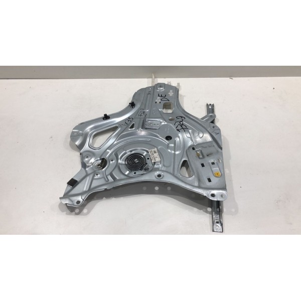Maquina Vidro Dianteira Esquerda Hyundai Ix35 2013 Sem Motor Prateado