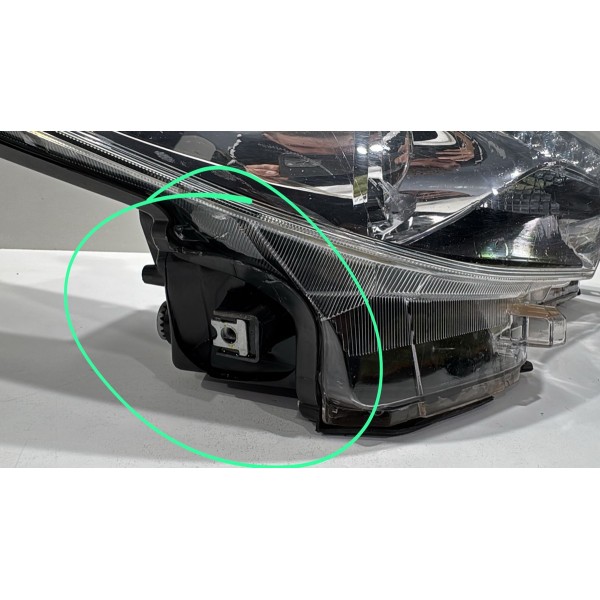 Farol Direito Hilux Sw4 Led Xenon 2016 2017 2018 2019 2020 Direito/passageiro