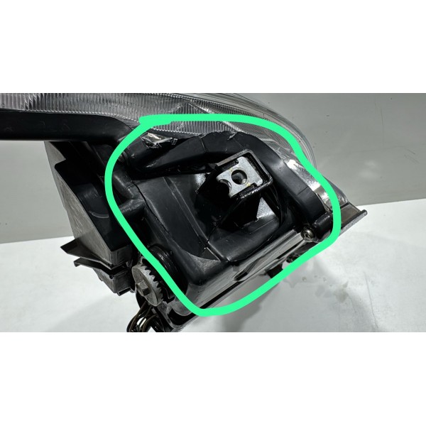 Farol Direito Hilux Sw4 Led Xenon 2016 2017 2018 2019 2020 Direito/passageiro