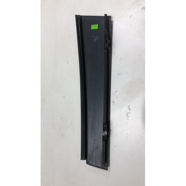 Moldura Coluna Porta Traseira Esquerda Jetta 2007 Á 2010