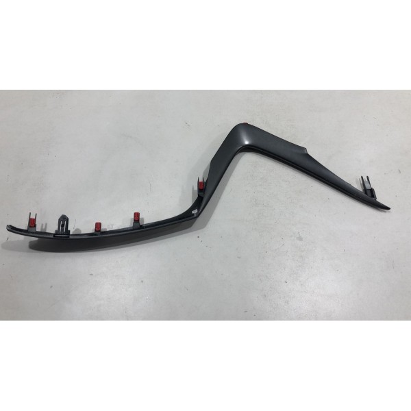 Moldura Friso Esquerdo Painel Central Toyota Yaris 2023 Á 24 Cinza-escuro