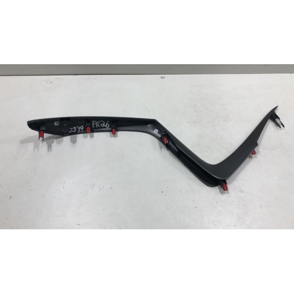 Moldura Friso Esquerdo Painel Central Toyota Yaris 2023 Á 24 Cinza-escuro