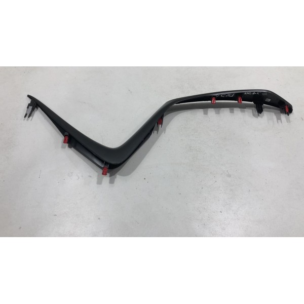 Moldura Friso Esquerdo Painel Central Toyota Yaris 2023 Á 24 Cinza-escuro