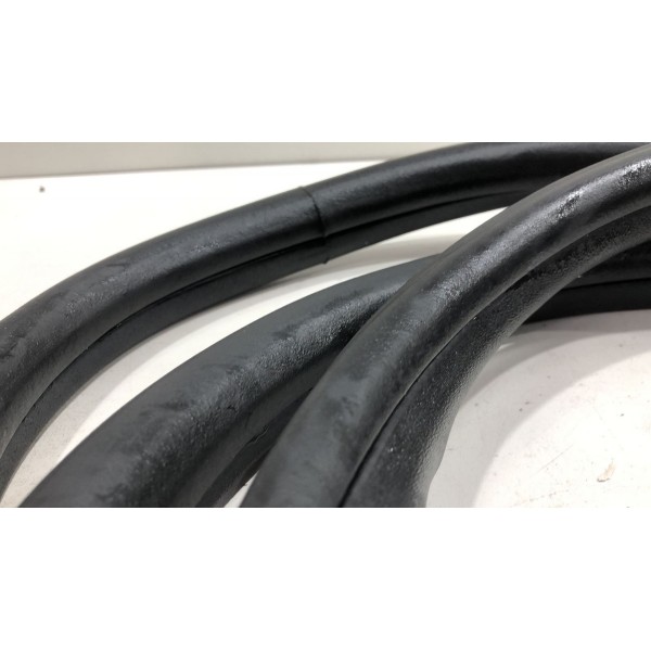 Borracha Vedação Porta Dianteira Direita Peugeot 2008 16/21 Preto