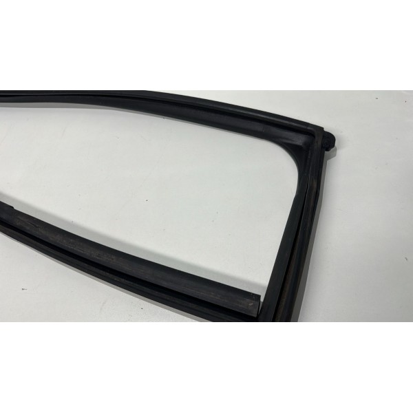 Canaleta Borracha Vidro Hrv 2015/2020 Traseiro Esquerdo