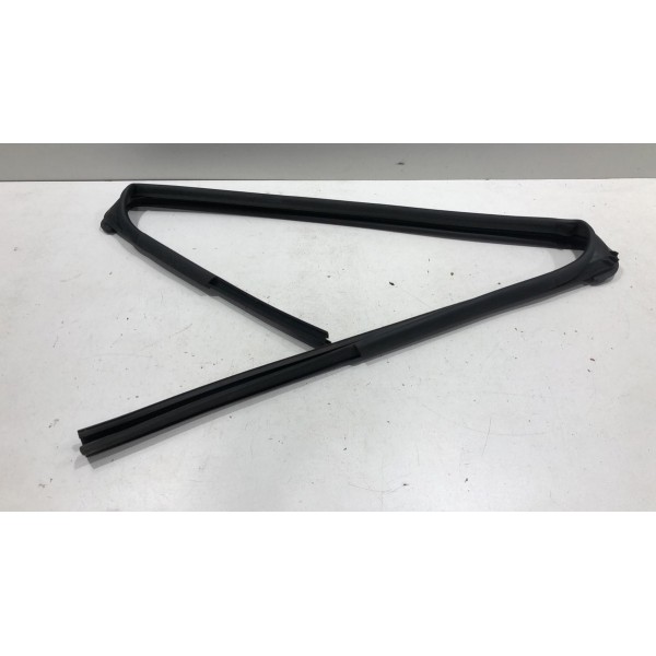 Canaleta Borracha Vidro Hrv 2015/2020 Traseiro Esquerdo