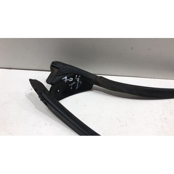 Borracha Inferior Porta Tras Dir Peugeot 2008 1.6 2020