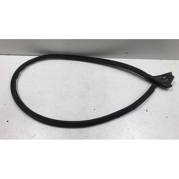 Borracha Inferior Porta Tras Dir Peugeot 2008 1.6 2020