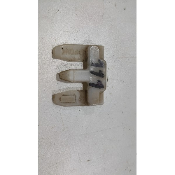 Trava Presilha Parachoque Mitsubishi Outlander 2016 Á 2019