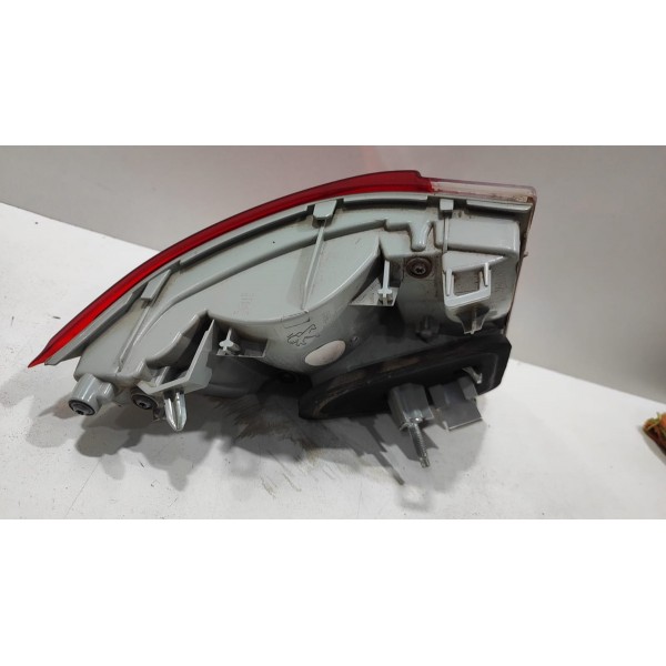 Lanterna Esquerda Tampa Traseira Peugeot 2008 2020 2021 Esquerdo/motorista Vermelho