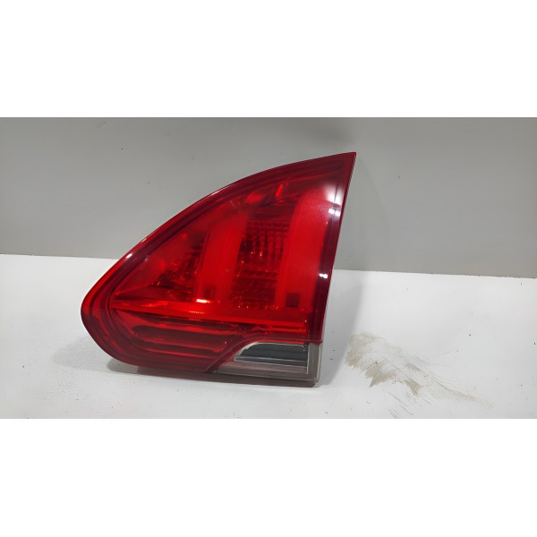 Lanterna Direita Tampa Traseira Peugeot 2008 2020 2021 Direito/passageiro Vermelho