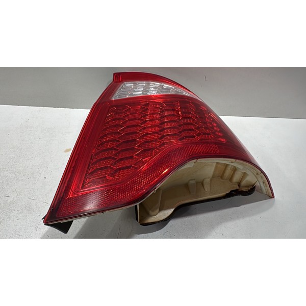 Lanterna Direita Ford Fusion 2010 2011 2012 Direito/passageiro Vermelha