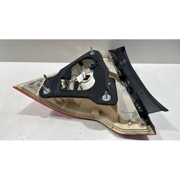 Lanterna Direita Ford Fusion 2010 2011 2012 Direito/passageiro Vermelha