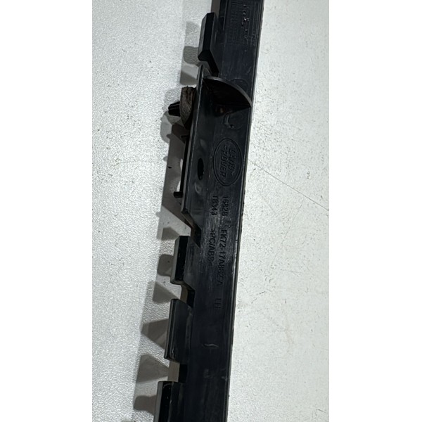 Guia Esquerdo Parachoque Traseiro Discovery Sport 16/18