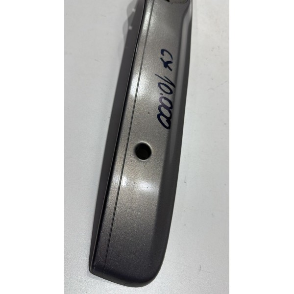 Friso Aplique Tampa Traseira Nissan Versa 12/16 848103kc1a Cinza