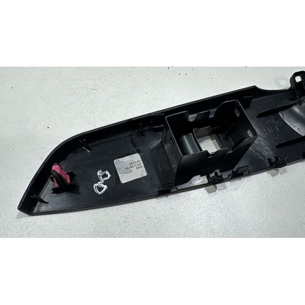 Moldura Botão Vidro Dianteiro Direito Toyota Yaris 2019 2020