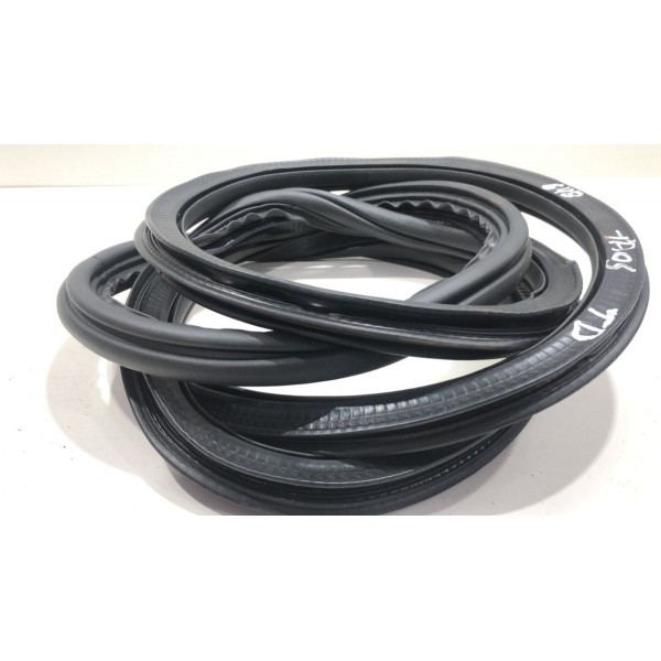 Borracha Vedação Porta Traseira Direita Vw Taos 2021/2024