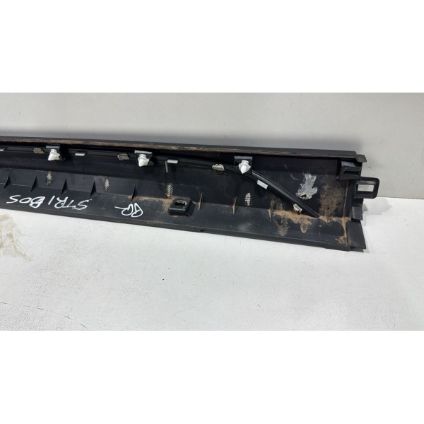 Spoiler Lateral Direito Volkswagen Nivus Preto