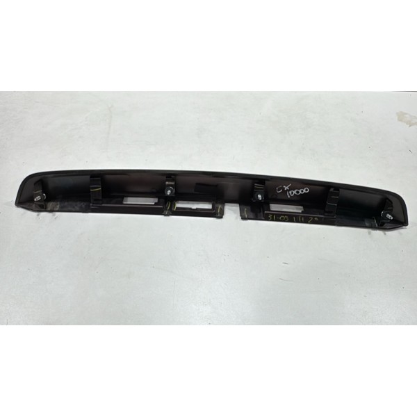 Aplique Moldura Tampa Traseira Nissan Kicks 2016 A 2020 Vermelho