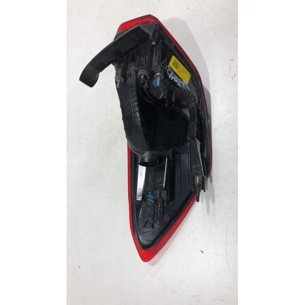 Lanterna Traseira Onix Sedan 2020 2021 2022 2023 2024 Direito/passageiro Vermelho