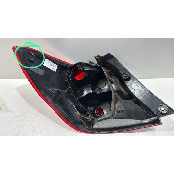 Lanterna Ka 2015 2016 2017 Hatch Lado Direito Direito/passageiro Vermelha