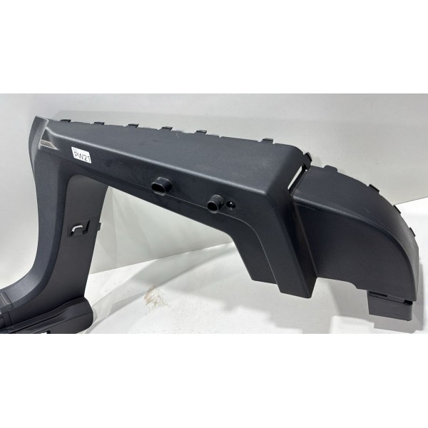 Suporte Tampão Porta-malas Lado Direito Taos 2022 2023 24 Preto