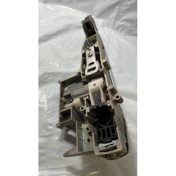 Maçaneta Externa Traseira Esquerda Peugeot 2008 208   2019