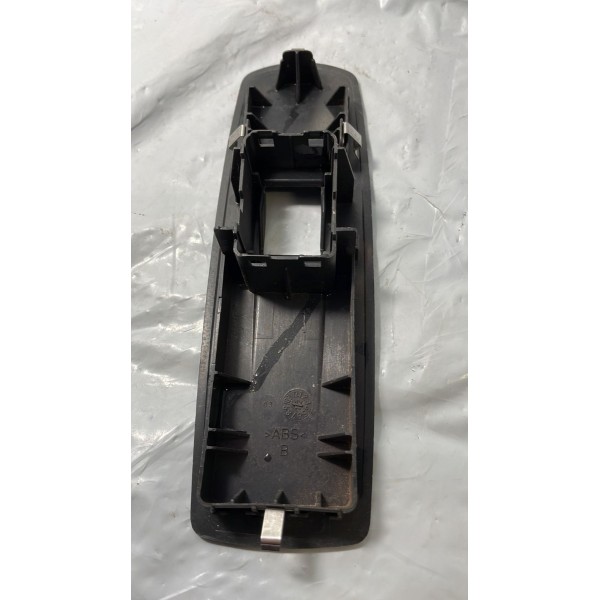 Moldura Comando Vidro Dianteiro Direito Renault Fluence