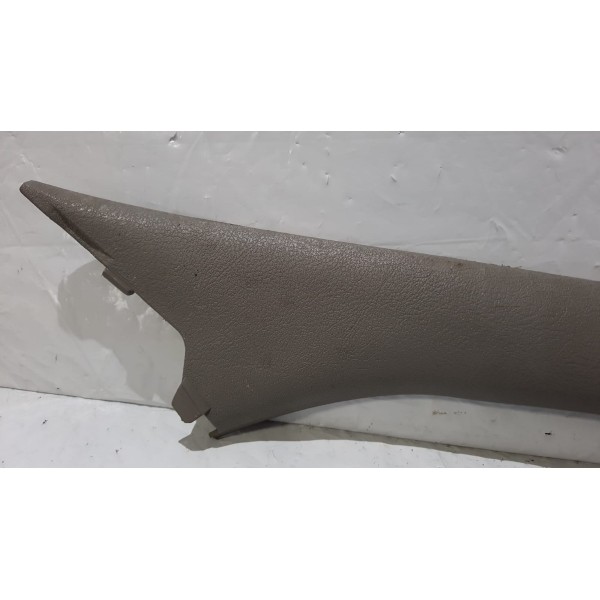 Moldura Coluna Para-brisa Symbol Direita