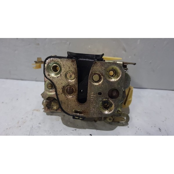 Fechadura Manual Dianteira Esquerda Gm Corsa 2002 2005 2008