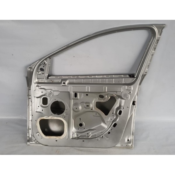 Porta Dianteira Direita Renault Fluence 2011 A 2018 Detalhe