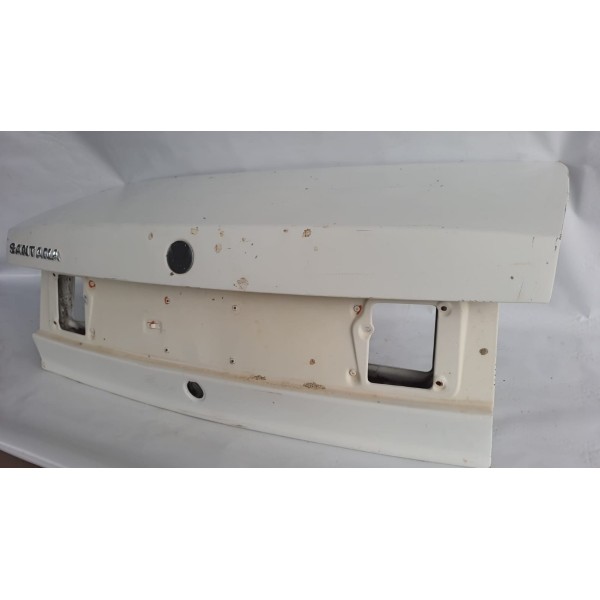 Tampa Traseira Vw Santana 1998 1999 2000 2001 2002 2003