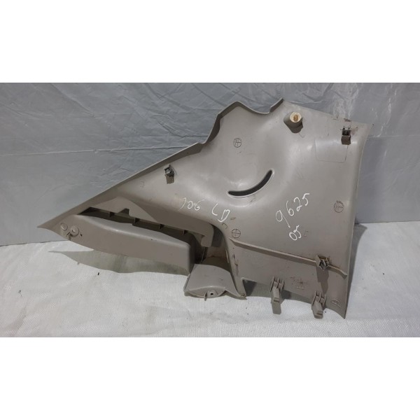 Suporte Tampão Direito Porta Malas Peugeot 206 9625053777