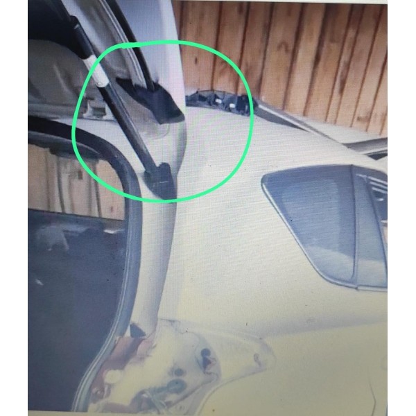 Borracha Acabamento Direita Tampa Porta Malas Toyota Rav4