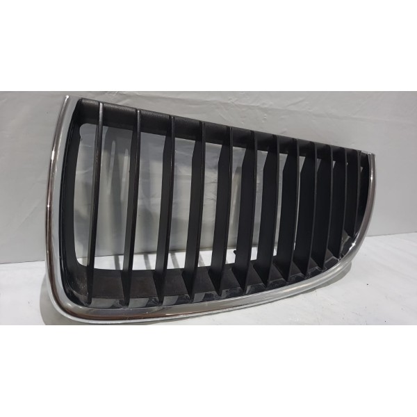 Grade Esquerda Parachoque Bmw 320 I 2.0 Asp 2006 2007