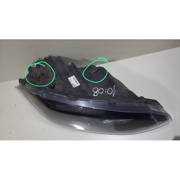 Farol Polo Virtus 2017/2020 C/ Detalhe Friso Preto - Direito